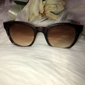 ⭐️New Foster Grant Sunglasses